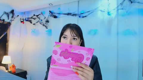  Lina Bedoya  online show from 10.30.25