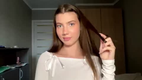 Snapshot of lina_bliss chatting on 07.20.26 Lina online show from 07.20.26