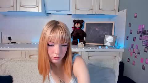 Lina blueeyed    GMT3 1100-1700 Mon Wed Thu Sat Sun online show from 02.05.25