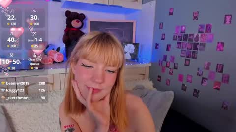 Lina blueeyed    GMT3 1100-1700 Mon Wed Thu Sat Sun online show from 03.01.25