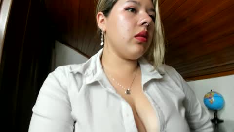 Snapshot of lina_browm chatting on 02.08.25 Lina Browm online show from 02.08.25