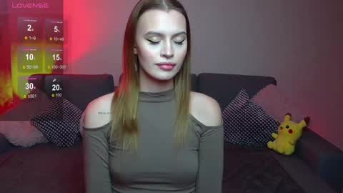 Snapshot of lina_bush chatting on 12.15.24 lina_bush online show from 12.15.24