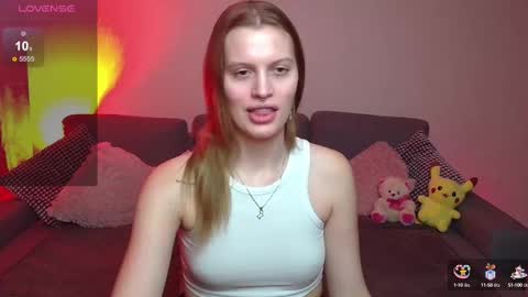 Snapshot of lina_bush chatting on 12.17.24 lina_bush online show from 12.17.24