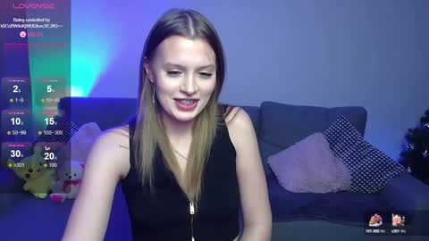 Snapshot of lina_bush chatting on 01.11.25 lina_bush online show from 01.11.25