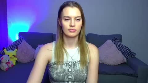 Snapshot of lina_bush chatting on 01.25.25 lina_bush online show from 01.25.25