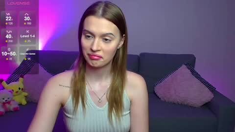 Snapshot of lina_bush chatting on 02.11.25 lina_bush online show from 02.11.25