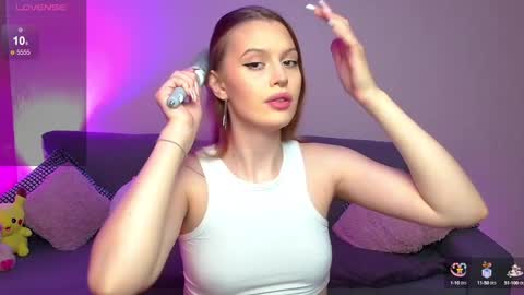 Snapshot of lina_bush chatting on 03.09.25 lina_bush online show from 03.09.25
