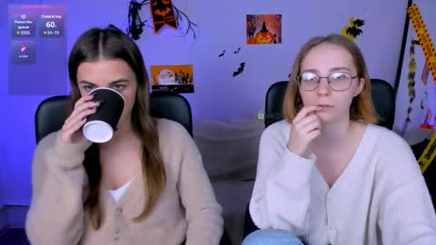 lina_fox12 online show from 10.24.25