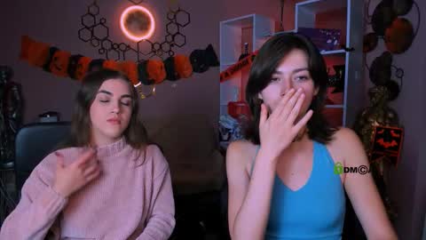 lina_fox12 online show from 10.27.25