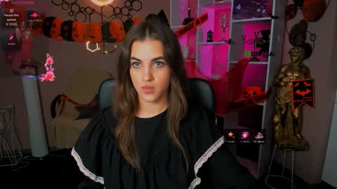 lina_fox12 online show from 10.31.25