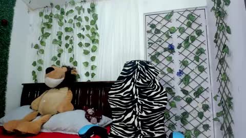 Snapshot of lina_paola chatting on 12.18.24 paola online show from 12.18.24