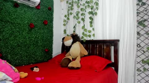 Snapshot of lina_paola chatting on 12.22.24 paola online show from 12.22.24