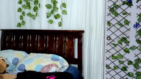 Snapshot of lina_paola chatting on 02.26.25 paola online show from 02.26.25