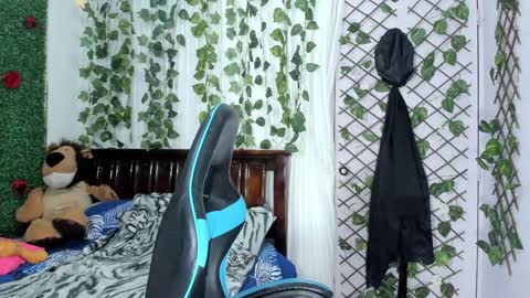 Snapshot of lina_paola chatting on 11.12.25 paola online show from 11.12.25