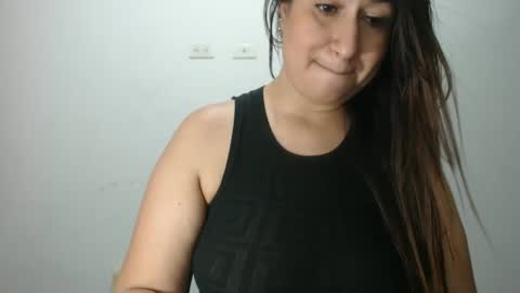 Snapshot of lina_playful chatting on 02.10.25 iiisabella online show from 02.10.25