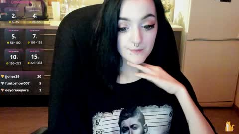 Lina 3  1715622743 online show from 12.30.24