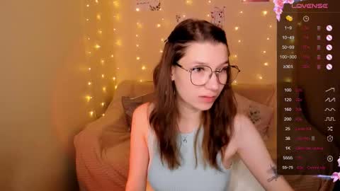 Snapshot of linablossom chatting on 09.28.25 Lina online show from 09.28.25