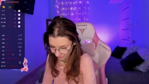 Snapshot of linablossom chatting on 10.01.25 Lina online show from 10.01.25