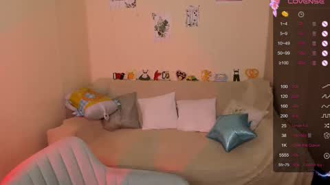 Snapshot of linablossom chatting on 10.04.25 Lina online show from 10.04.25