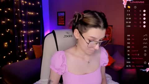 Snapshot of linablossom chatting on 10.07.25 Lina online show from 10.07.25