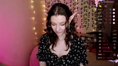 Snapshot of linablossom chatting on 10.30.25 Lina online show from 10.30.25