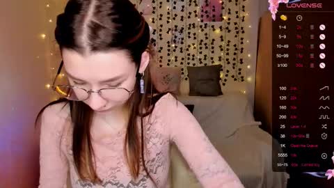 Snapshot of linablossom chatting on 11.24.25 Lina online show from 11.24.25