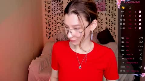 Snapshot of linablossom chatting on 11.30.25 Lina online show from 11.30.25