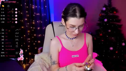 Snapshot of linablossom chatting on 12.15.25 Lina online show from 12.15.25