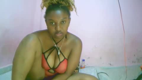 linah1123 online show from 10.14.25