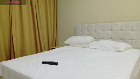 Snapshot of linajill chatting on 11.08.25 Anna online show from 11.08.25