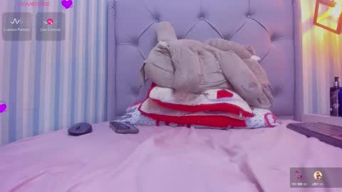 L I N A  online show from 12.12.24