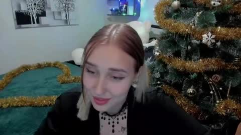 Lina online show from 12.21.24