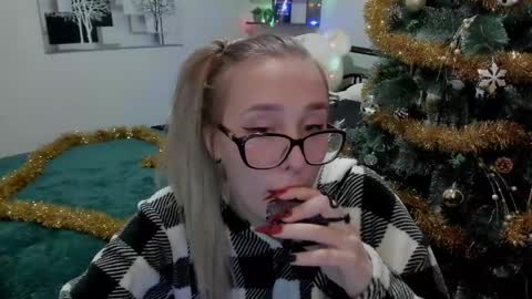 Lina online show from 12.23.24