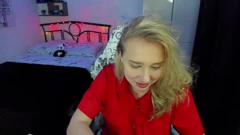 Lina online show from 11.03.25