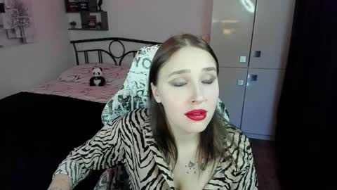 Lina online show from 11.21.25