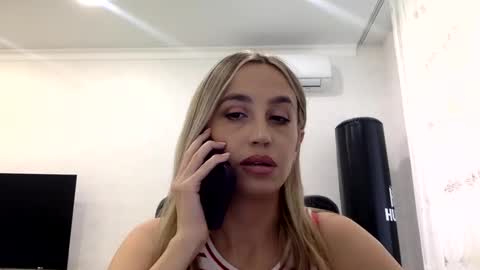 linavora online show from 02.17.26