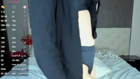 Snapshot of linda__bryant chatting on 12.13.24 Linda GMT2 Mon Tu Fri Sa Su 0300am-1000 am online show from 12.13.24