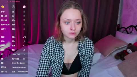 Snapshot of linda__bryant chatting on 01.10.25 Linda GMT2 Mon Tu Fri Sa Su 0300am-1000 am online show from 01.10.25