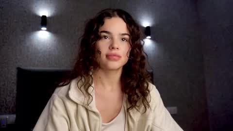 Snapshot of linda_clarsss chatting on 11.06.25 Linda online show from 11.06.25