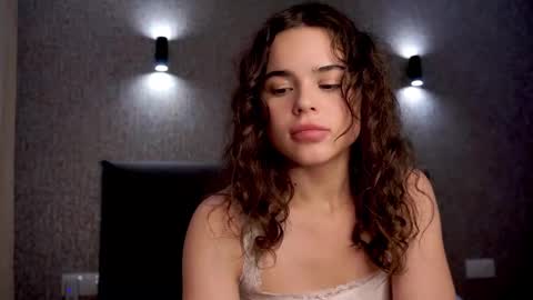 Snapshot of linda_clarsss chatting on 11.08.25 Linda online show from 11.08.25