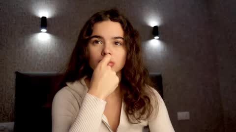 Snapshot of linda_clarsss chatting on 11.09.25 Linda online show from 11.09.25