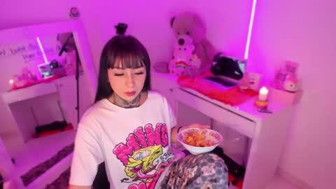 Lindaa maria  online show from 11.04.25