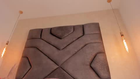 Snapshot of linda_saenz1 chatting on 02.17.25 Linda Saenz online show from 02.17.25