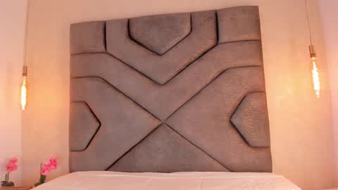 Snapshot of linda_saenz1 chatting on 03.06.25 Linda Saenz online show from 03.06.25