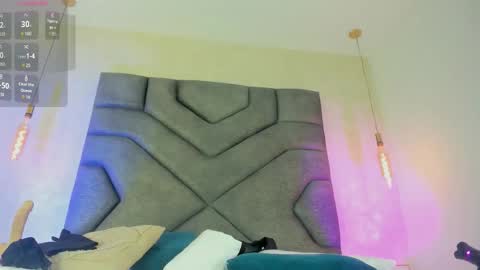 Snapshot of linda_saenz1 chatting on 11.25.25 Linda Saenz online show from 11.25.25