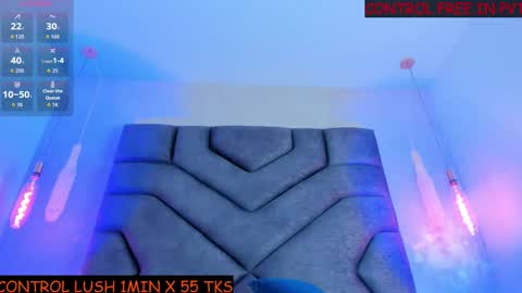 Snapshot of linda_saenz1 chatting on 11.30.25 Linda Saenz online show from 11.30.25