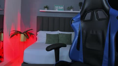 L I N D A online show from 12.02.25