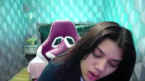    online show from 01.05.25