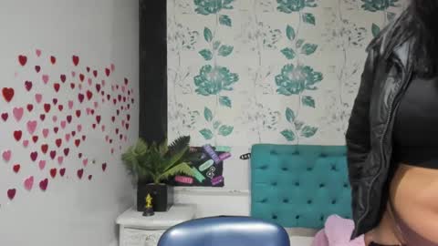    online show from 03.03.25