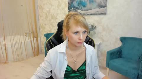 Snapshot of lindasandy chatting on 10.06.25 lindasandy online show from 10.06.25